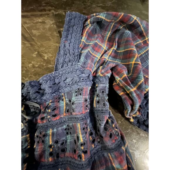 American Eagle Plaid Eyelet Cropped Top - Picture 5 of 5